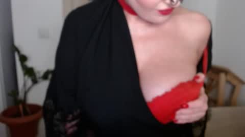 Snapshot of sweetberryxxx chatting on 03/12/25, 12:53 Diana online show from 03/12/25, 12:53