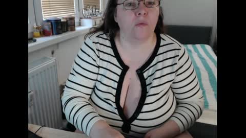 Sweetboobs85h online show from 03/15/26, 08:42