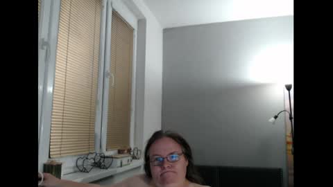 Snapshot of sweetboobs85h chatting on 05/14/26, 07:31 Sweetboobs85h online show from 05/14/26, 07:31