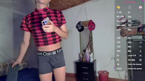 Snapshot of sweetc4meron chatting on 01/31/25, 04:36 Cameron Alejandro online show from 01/31/25, 04:36