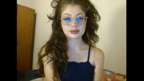 sweetcalm_ online show from 05/17/26, 04:21