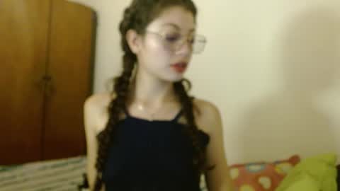 sweetcalm_ online show from 05/26/26, 10:17