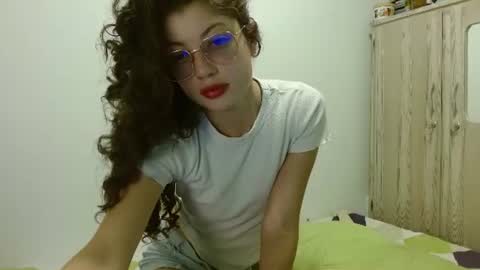 sweetcalm_ online show from 07/20/26, 04:16