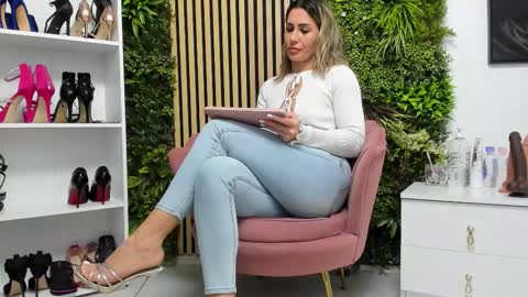 Cherry online show from 01/05/26, 05:27