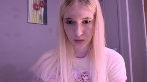 Snapshot of sweetcrystalll chatting on 07/16/26, 11:44 sweetcrystalll online show from 07/16/26, 11:44
