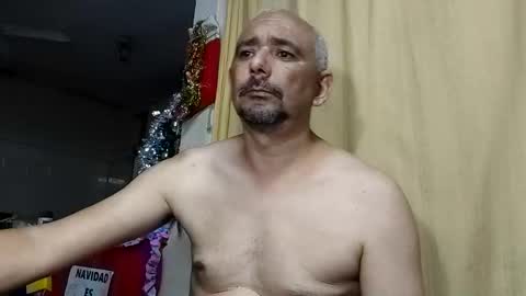 Snapshot of sweetcuervo chatting on 12/21/24, 04:09 sweetcuervo independent model online show from 12/21/24, 04:09