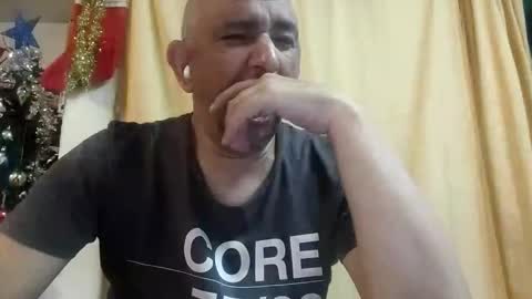 Snapshot of sweetcuervo chatting on 01/04/25, 04:23 sweetcuervo independent model online show from 01/04/25, 04:23