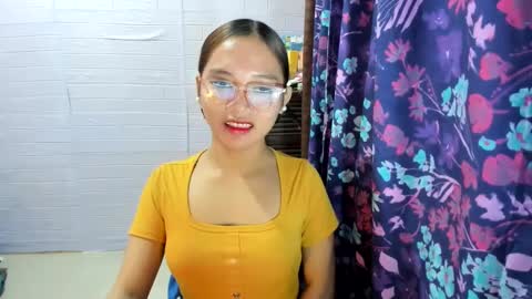 Snapshot of sweetcummer27 chatting on 03/12/25, 04:19 SOPHIA online show from 03/12/25, 04:19