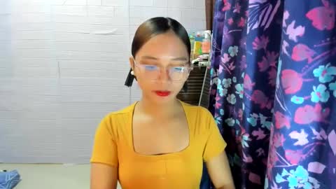 Snapshot of sweetcummer27 chatting on 03/12/25, 10:39 SOPHIA online show from 03/12/25, 10:39