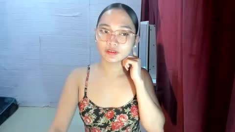Snapshot of sweetcummer27 chatting on 09/08/25, 08:19 SOPHIA online show from 09/08/25, 08:19