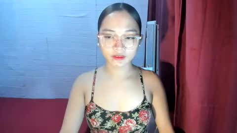 Snapshot of sweetcummer27 chatting on 09/09/25, 07:24 SOPHIA online show from 09/09/25, 07:24