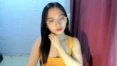 Snapshot of sweetcummer27 chatting on 10/29/25, 05:25 SOPHIA online show from 10/29/25, 05:25