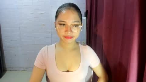 Snapshot of sweetcummer27 chatting on 11/08/25, 01:06 SOPHIA online show from 11/08/25, 01:06