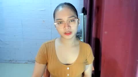 Snapshot of sweetcummer27 chatting on 11/28/25, 06:32 SOPHIA online show from 11/28/25, 06:32