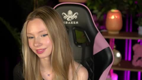 Lina online show from 02/14/26, 09:39