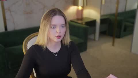 Amelia online show from 09/24/25, 06:50