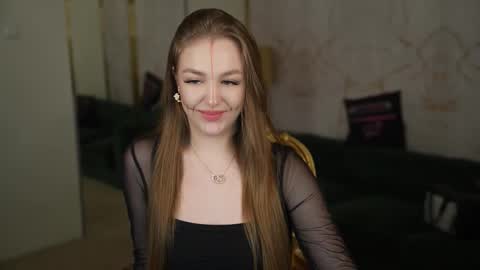 Amelia online show from 10/31/25, 07:37