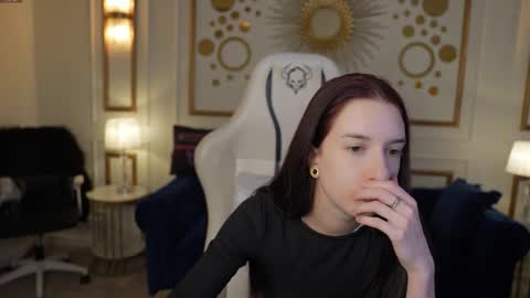 Amelia online show from 11/04/25, 11:09