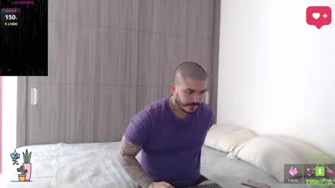 Snapshot of sweetdesires_ chatting on 09/28/25, 02:55 online show from 09/28/25, 02:55