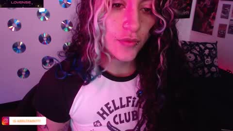 Abril online show from 11/12/25, 05:02