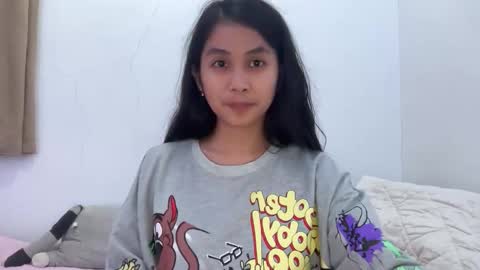 Snapshot of sweetdoll_angela chatting on 10/29/25, 07:43 sweetdoll_angela online show from 10/29/25, 07:43