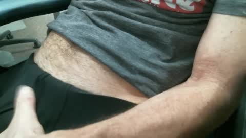 Snapshot of sweetdong chatting on 02/11/25, 02:13 Stick around its a grower online show from 02/11/25, 02:13