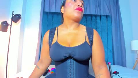 Mia online show from 05/05/26, 11:51