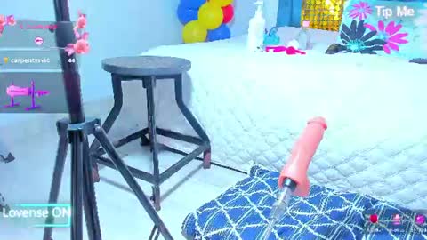 Mia online show from 06/12/26, 01:43
