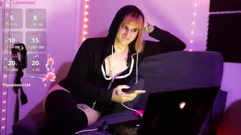 Emma online show from 01/09/26, 04:26