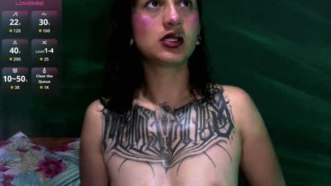 Snapshot of sweetentacion chatting on 09/20/25, 02:07 carolayn  online show from 09/20/25, 02:07