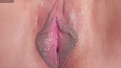 Erika online show from 04/18/26, 08:31