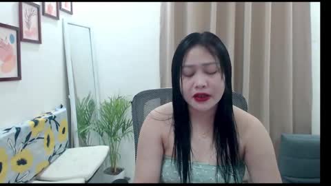 Snapshot of sweetestsmile_ chatting on 02/24/25, 12:30 Khaye online show from 02/24/25, 12:30