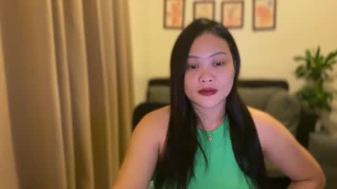 Snapshot of sweetestsmile_ chatting on 09/11/25, 11:10 Khaye online show from 09/11/25, 11:10