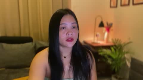 Snapshot of sweetestsmile_ chatting on 11/11/25, 02:11 Khaye online show from 11/11/25, 02:11