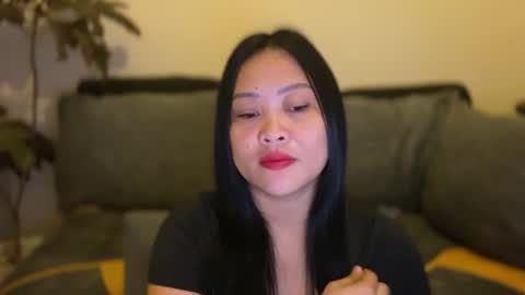 Snapshot of sweetestsmile_ chatting on 12/19/25, 01:01 Khaye online show from 12/19/25, 01:01