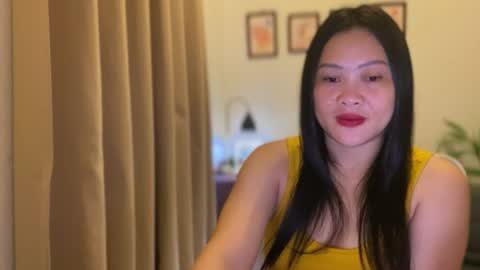 Snapshot of sweetestsmile_ chatting on 06/28/26, 01:44 Khaye online show from 06/28/26, 01:44
