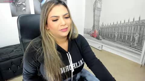 Fabiana online show from 02/12/25, 06:51