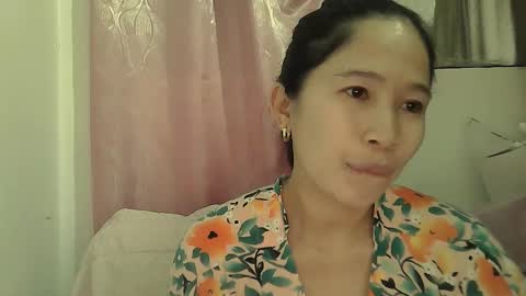 Snapshot of sweetfilipinawet chatting on 11/14/25, 07:45 Stacy online show from 11/14/25, 07:45