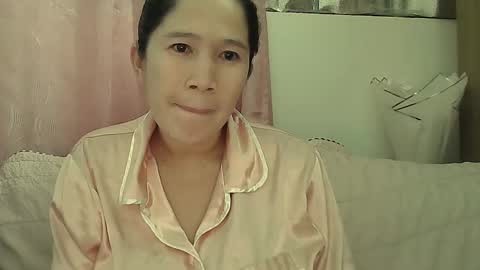 Snapshot of sweetfilipinawet chatting on 12/03/25, 03:32 Stacy online show from 12/03/25, 03:32