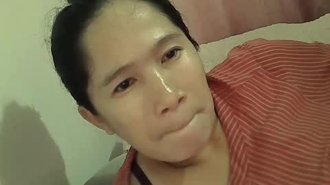 Snapshot of sweetfilipinawet chatting on 12/17/25, 02:45 Stacy online show from 12/17/25, 02:45