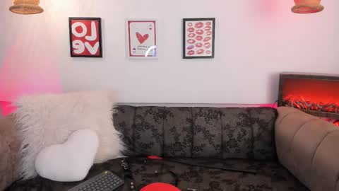 Lunita dim online show from 03/19/26, 08:02