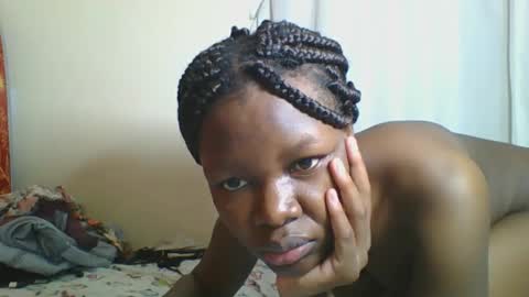 Snapshot of sweetgal2025 chatting on 05/26/26, 07:10 EUNICE online show from 05/26/26, 07:10
