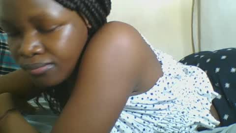 Snapshot of sweetgal2025 chatting on 06/14/26, 08:22 EUNICE online show from 06/14/26, 08:22