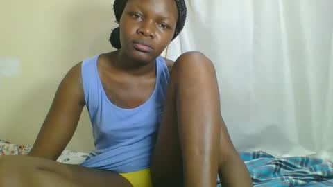 Snapshot of sweetgal2025 chatting on 06/17/26, 01:52 EUNICE online show from 06/17/26, 01:52