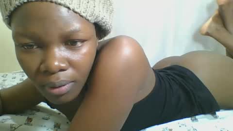 Snapshot of sweetgal2025 chatting on 06/21/26, 03:42 EUNICE online show from 06/21/26, 03:42