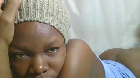 Snapshot of sweetgal2025 chatting on 06/22/26, 03:25 EUNICE online show from 06/22/26, 03:25