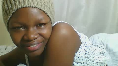 Snapshot of sweetgal2025 chatting on 06/22/26, 06:38 EUNICE online show from 06/22/26, 06:38