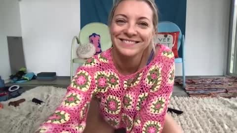 Snapshot of sweetgapeach1 chatting on 10/09/25, 04:05 sweetgapeach1 online show from 10/09/25, 04:05