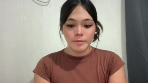 Snapshot of sweetgirl_ayesha chatting on 11/23/25, 01:27 Ayesha online show from 11/23/25, 01:27