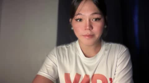 Snapshot of sweetgirl_ayesha chatting on 11/26/25, 12:44 Ayesha online show from 11/26/25, 12:44